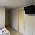 Przystan Korona Nad Jeziorem Radun Κατάλυμα σε φάρμα